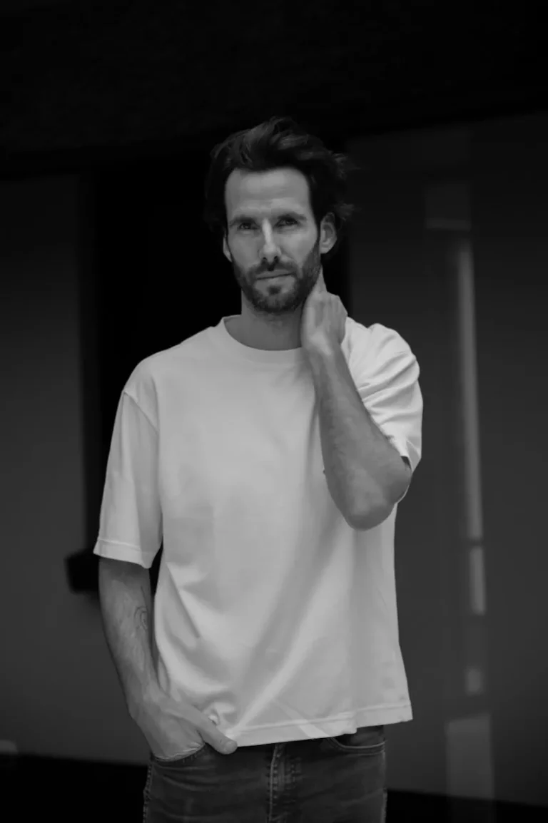 Bas