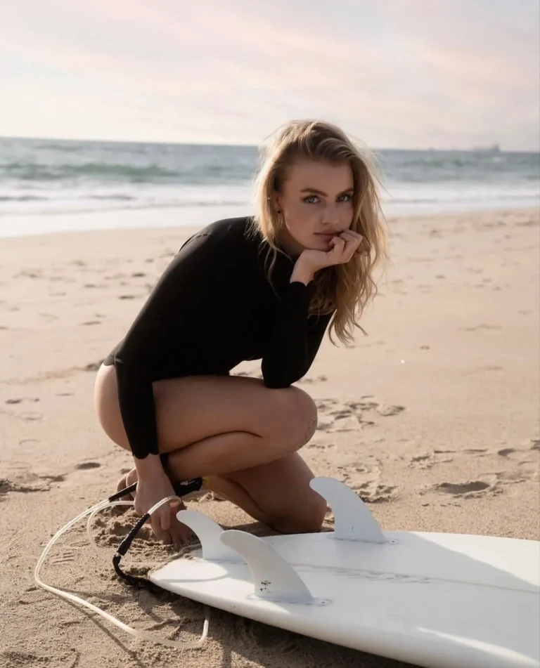 Ann Kathrin R