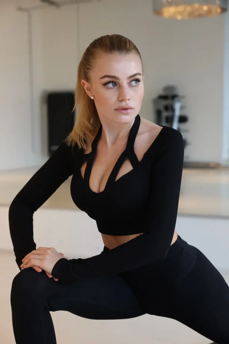 Ann Kathrin R