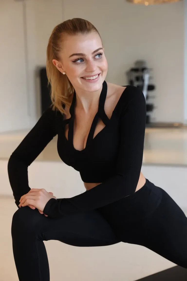 Ann Kathrin R