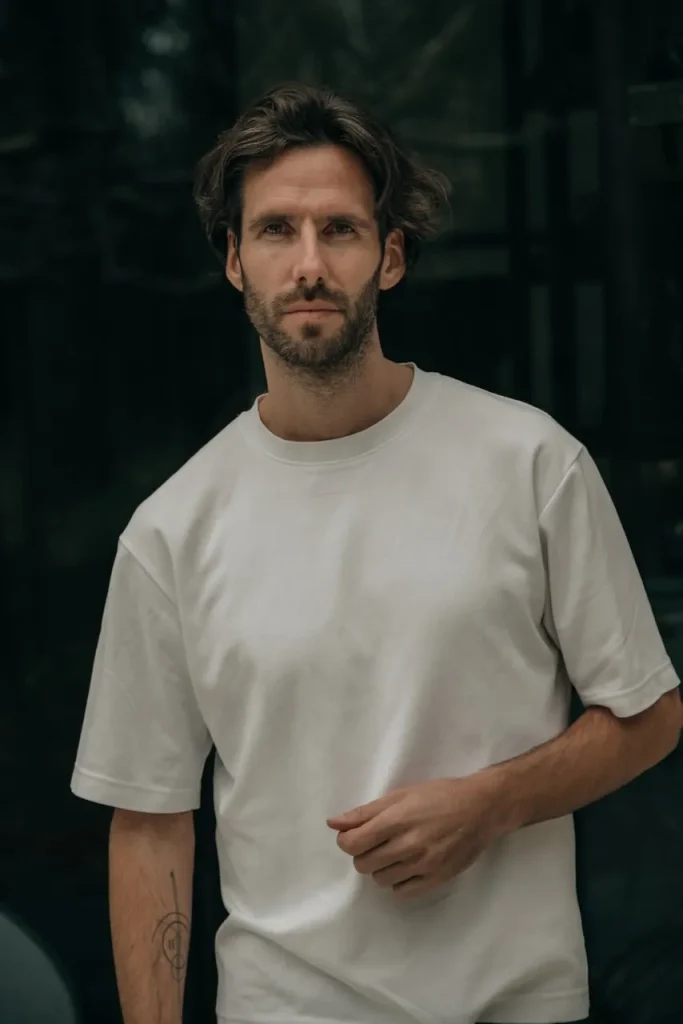 Bas