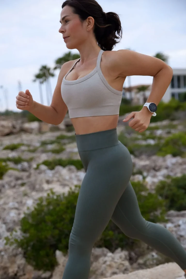 Julia Sch.