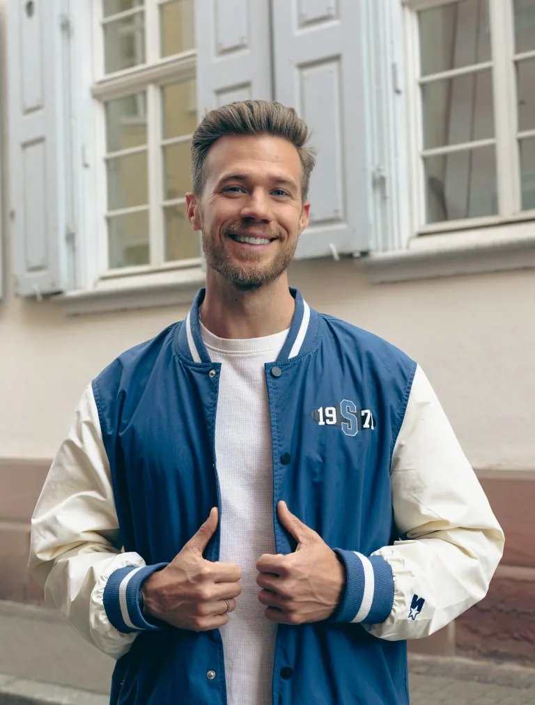 Daniel Kam.